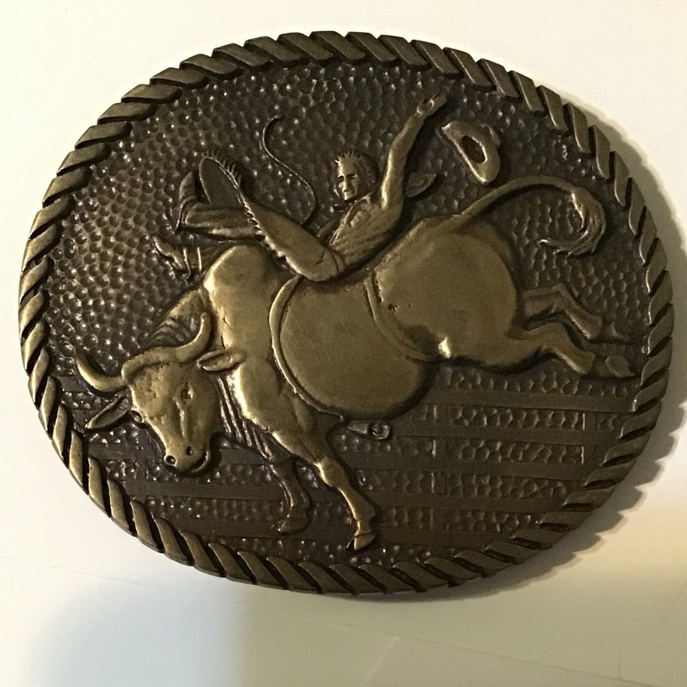 Rodeo Bull Rider Belt Buckle - Bronze
